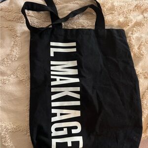 IL MAKIAGE Black and White Tote